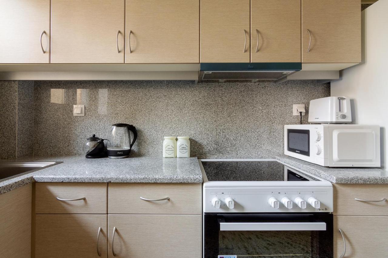 Bright And Spacious 2-Bedrooms Apartment In Афины Экстерьер фото