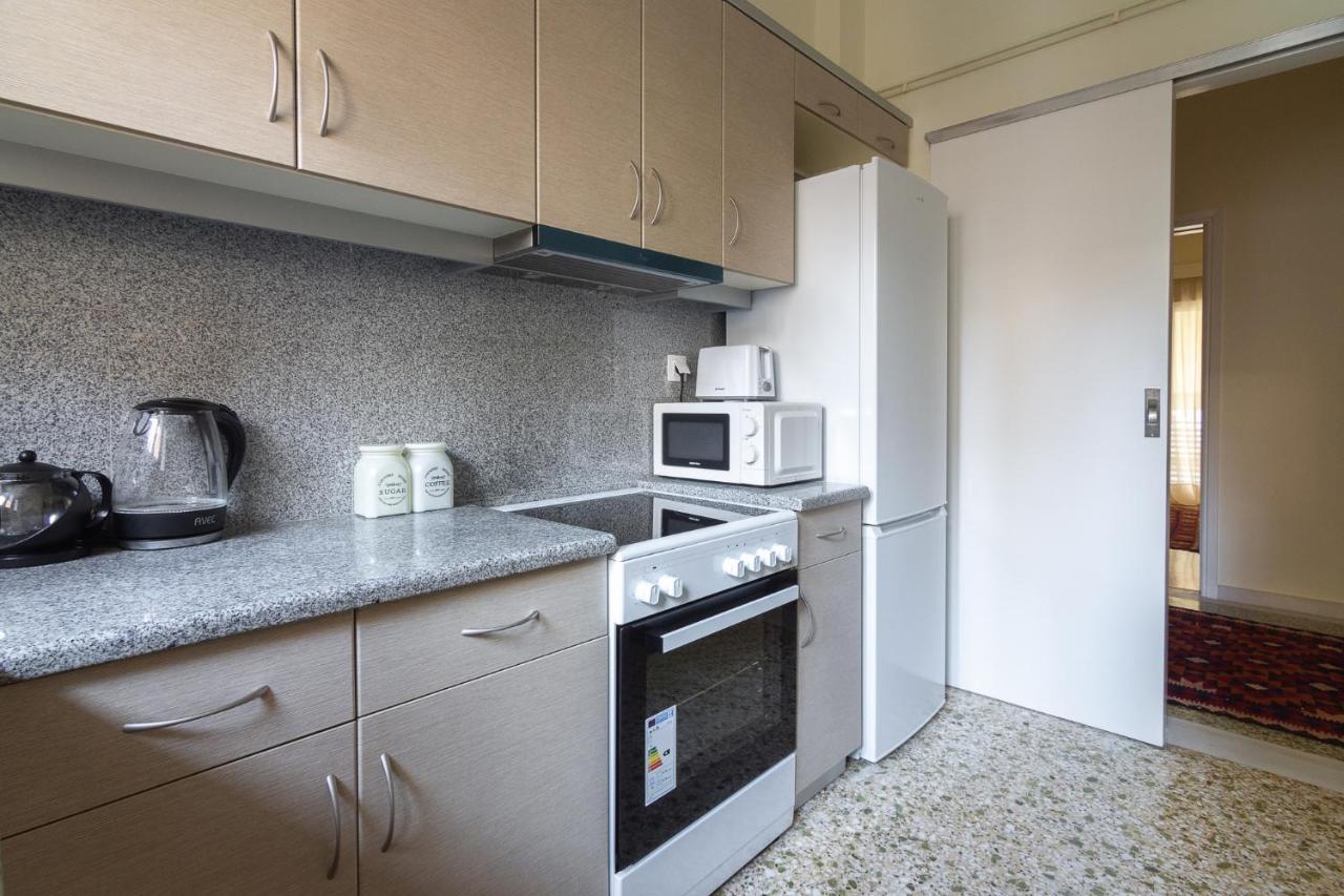 Bright And Spacious 2-Bedrooms Apartment In Афины Экстерьер фото