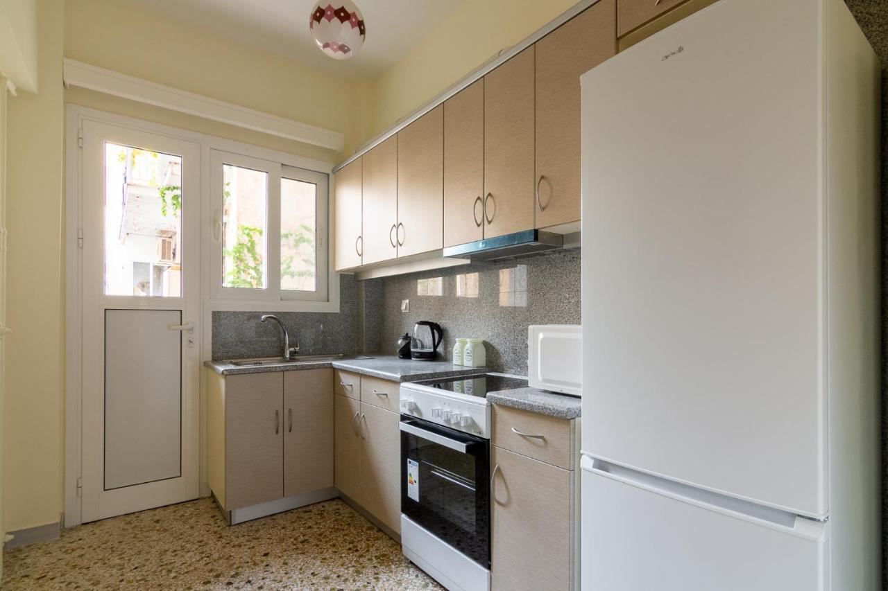 Bright And Spacious 2-Bedrooms Apartment In Афины Экстерьер фото