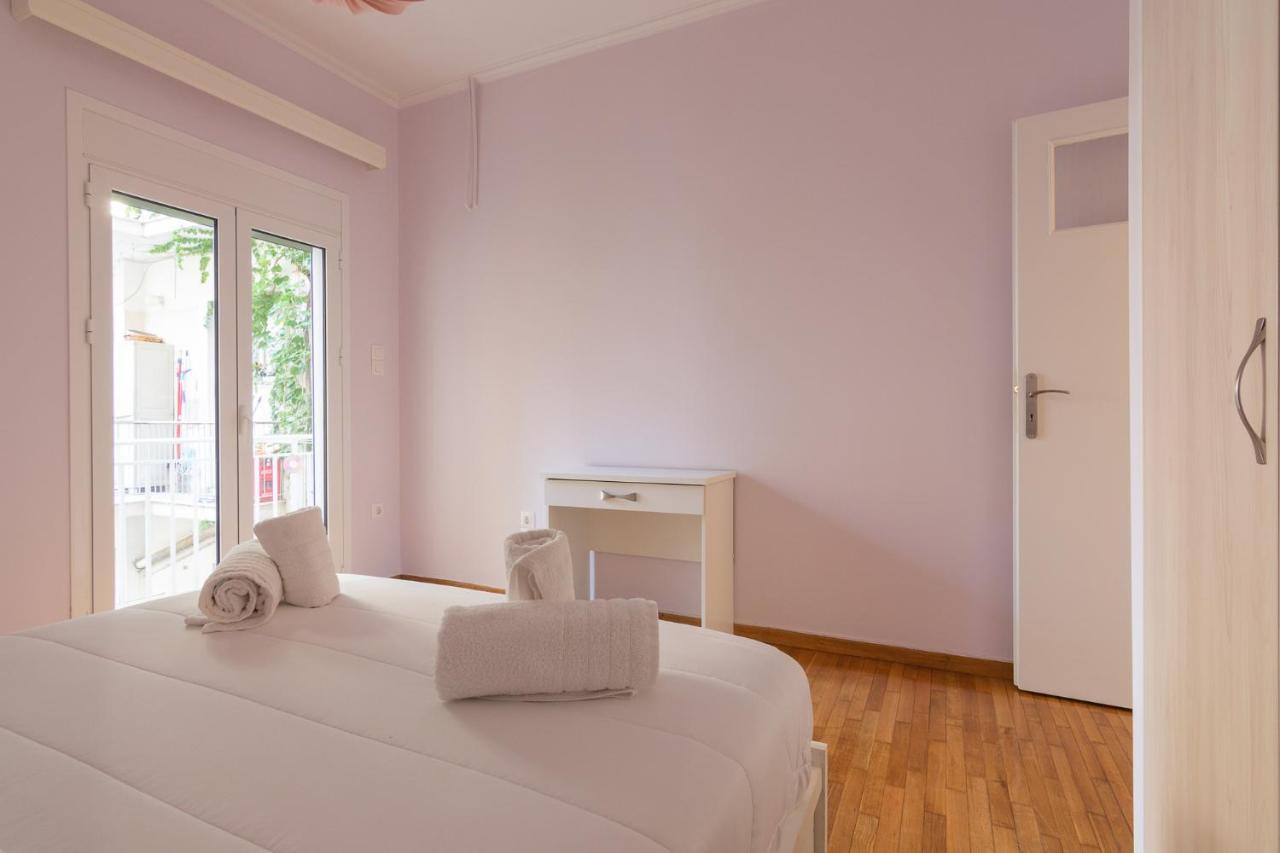 Bright And Spacious 2-Bedrooms Apartment In Афины Экстерьер фото